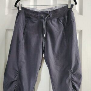 CALVIN KLEIN PERFORMANCE ELASTIC WAIST AND LEG CAPRIS